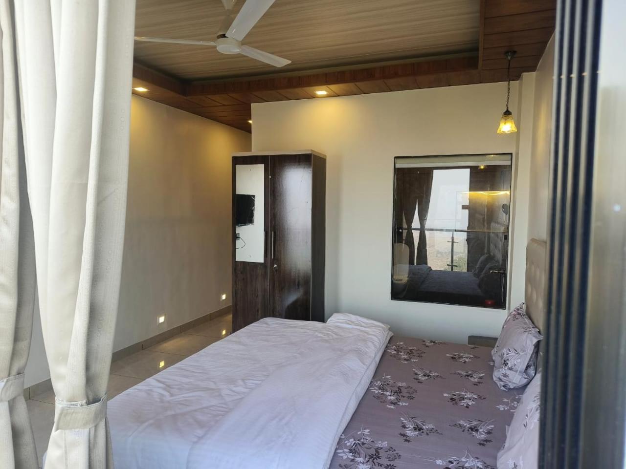 The Grange Lake View Panchgani Eksteriør billede